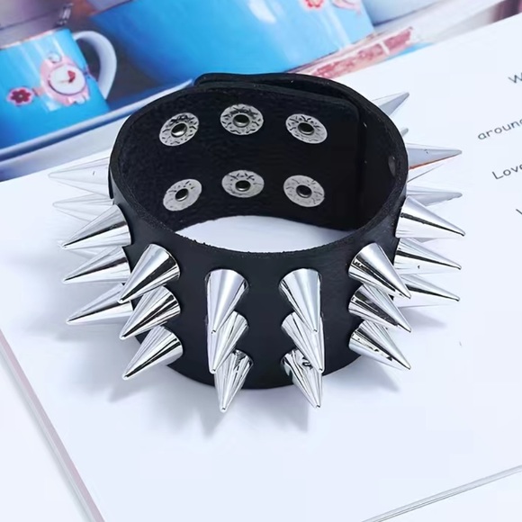 Grunge Emo Spike Bracelet - Picture 2 of 3